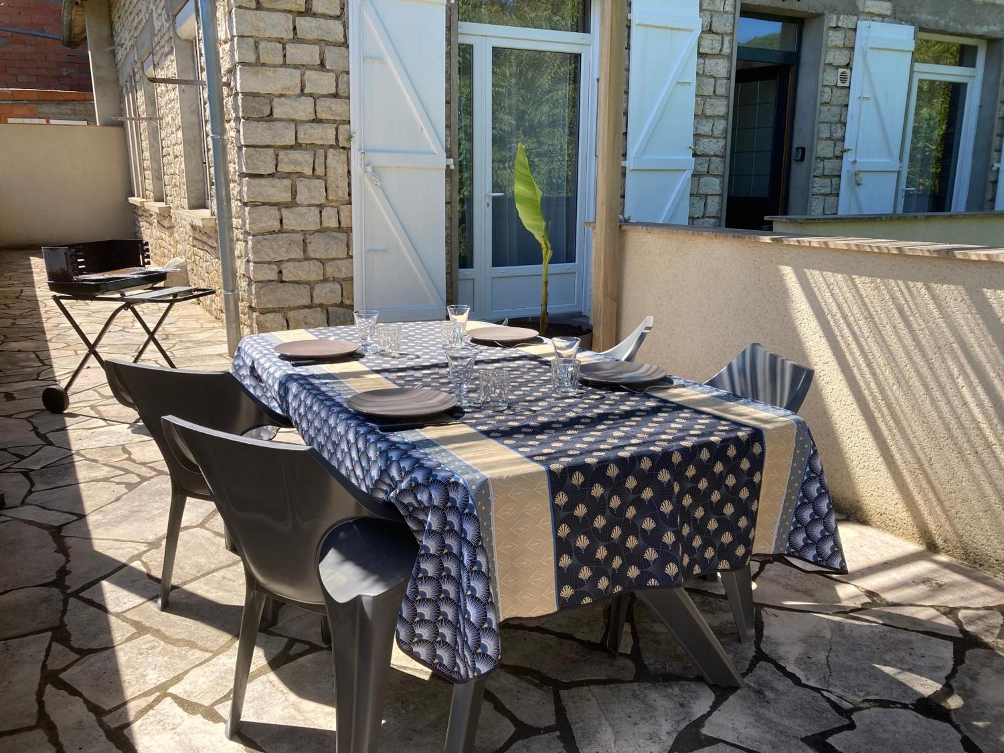 Gite Les Cles Des Champs Cote Jardin Lacave  외부 사진
